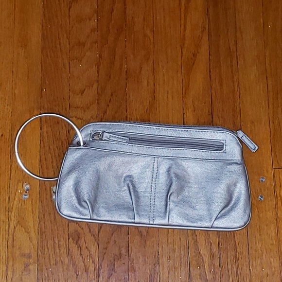 Xhilaration Handbags - Metallic silver wristlet clutch purse EUC Xhilaration Handbags - Metallic silver wristlet clutch purse EUC